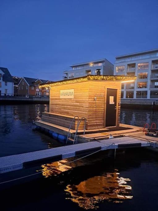 Charming House In Ulsteinvik With Free Parking Villa Exterior foto